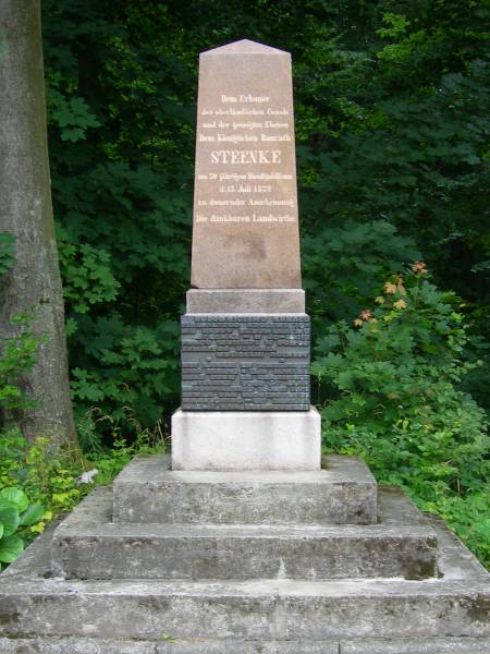 Obelisk w Buczyńcu. Sierpień 2007. Fot.: Braciszek
