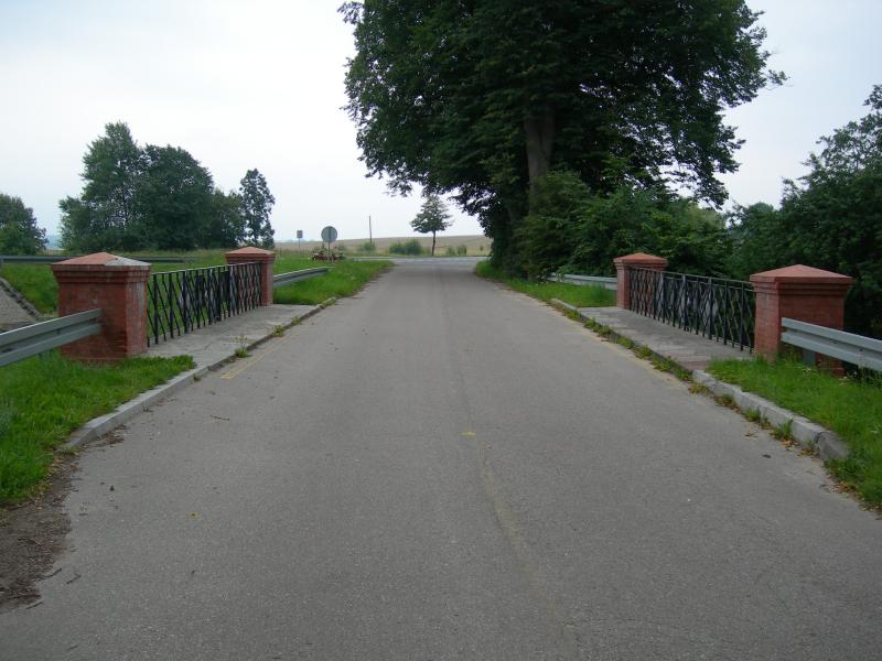 Most w Rybakach. Wjazd na most od pnocnego zachodu. Sierpie 2007. Fot.: Braciszek